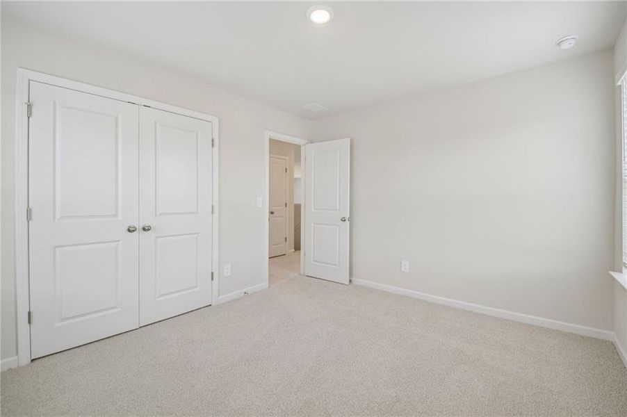 Spacious, unfurnished interior of a new home in Northwoods at Mirror Lake, Villa Rica (Image 39).