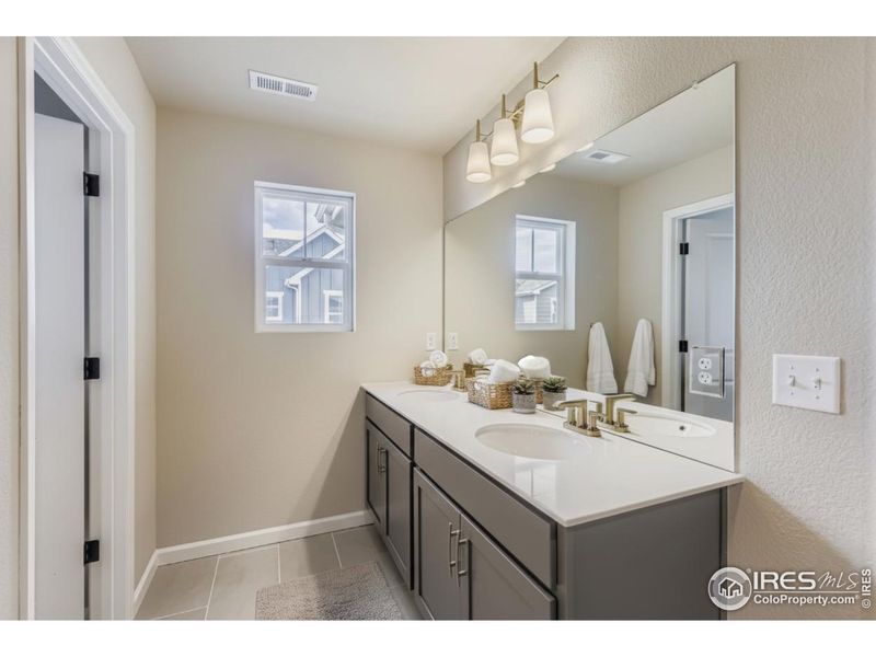 Furnished interior view inside a new home in Waterfield - Single Family Homes, Fort Collins (Image 9).