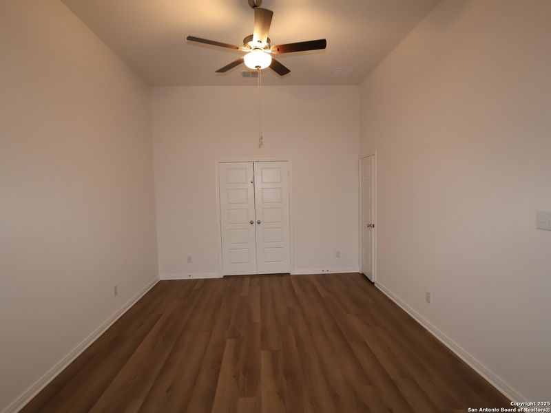 Spacious, unfurnished interior of a new home in Greenspoint Heights, Seguin (Image 23).