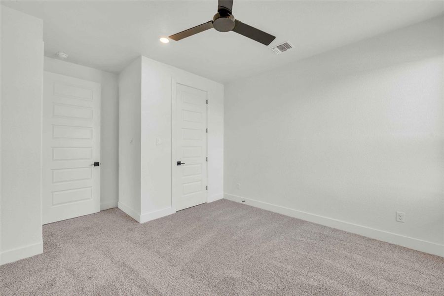 Spacious, unfurnished interior of a new home in Daniels Mountain, Georgetown (Image 22).