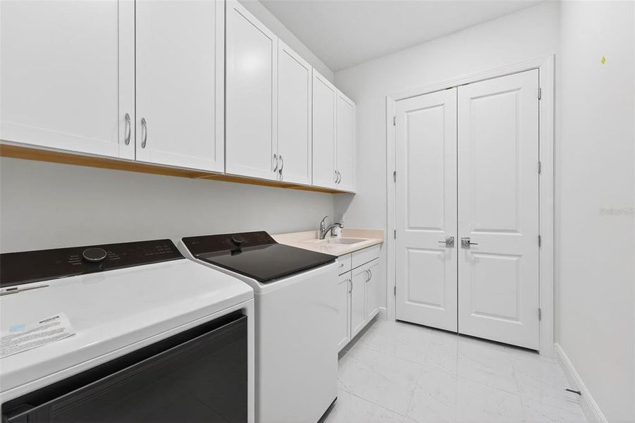 Furnished interior view inside a new home in , Sarasota (Image 8).