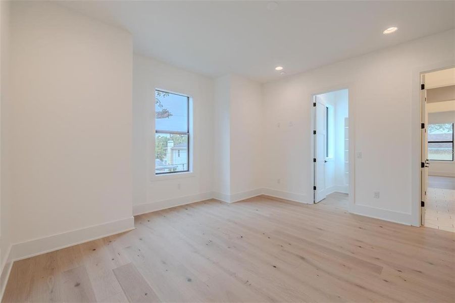 Spacious, unfurnished interior of a new home in , Tampa (Image 48). Spacious, unfurnished interior of a new home in , Tampa (Image 48).