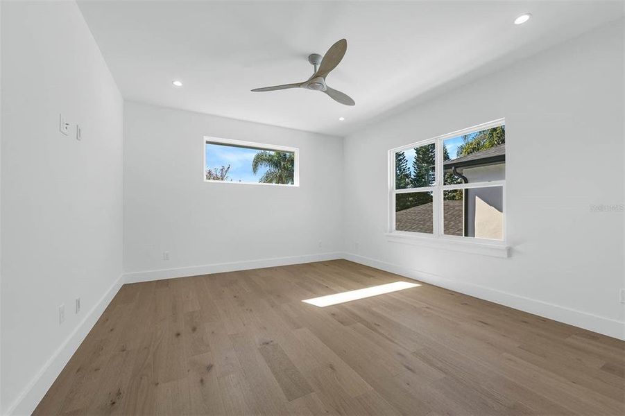 Spacious, unfurnished interior of a new home in , Orlando (Image 44).