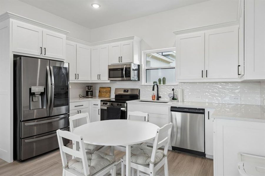 Furnished interior view inside a new home in , Northlake (Image 24).