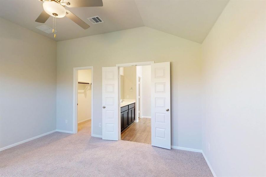 Spacious, unfurnished interior of a new home in Mobberly Farms, Pilot Point (Image 27).