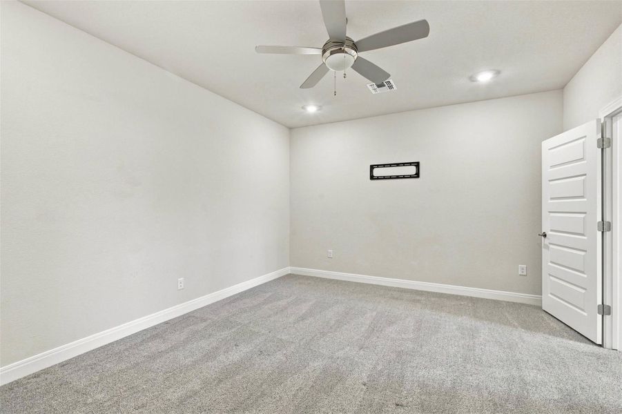 Spacious, unfurnished interior of a new home in Northfork, Liberty Hill (Image 19).