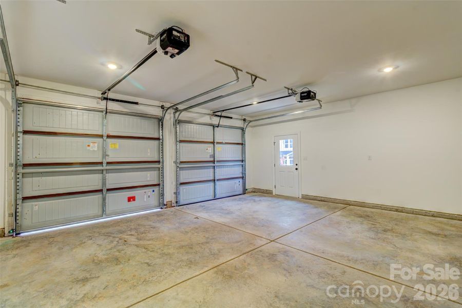 Spacious, unfurnished interior of a new home in , Bessemer City (Image 27).