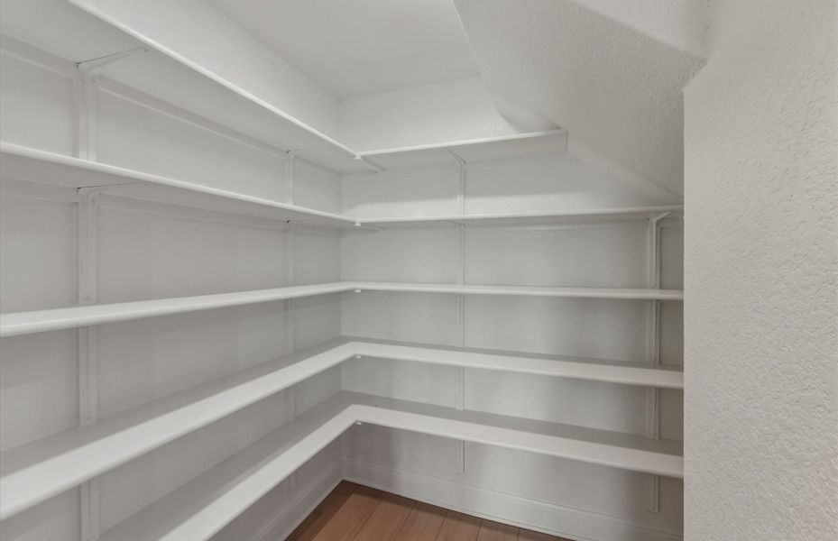 Spacious, unfurnished interior of a new home in Lagos, Manor (Image 34).