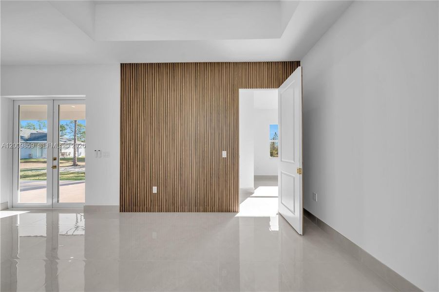 Spacious, unfurnished interior of a new home in , Lehigh Acres (Image 25).