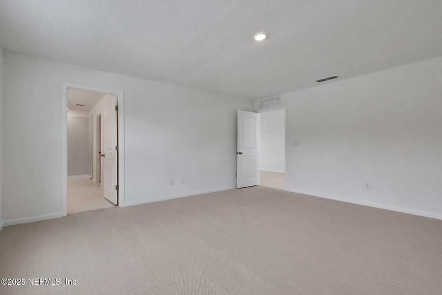 Spacious, unfurnished interior of a new home in Cordova Palms, St. Augustine (Image 31).