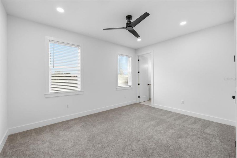 Spacious, unfurnished interior of a new home in , Tampa (Image 21).