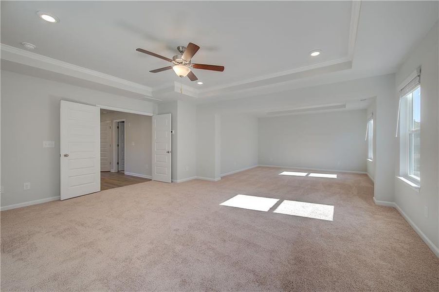 Spacious, unfurnished interior of a new home in Riverbend Overlook, Fayetteville (Image 23).