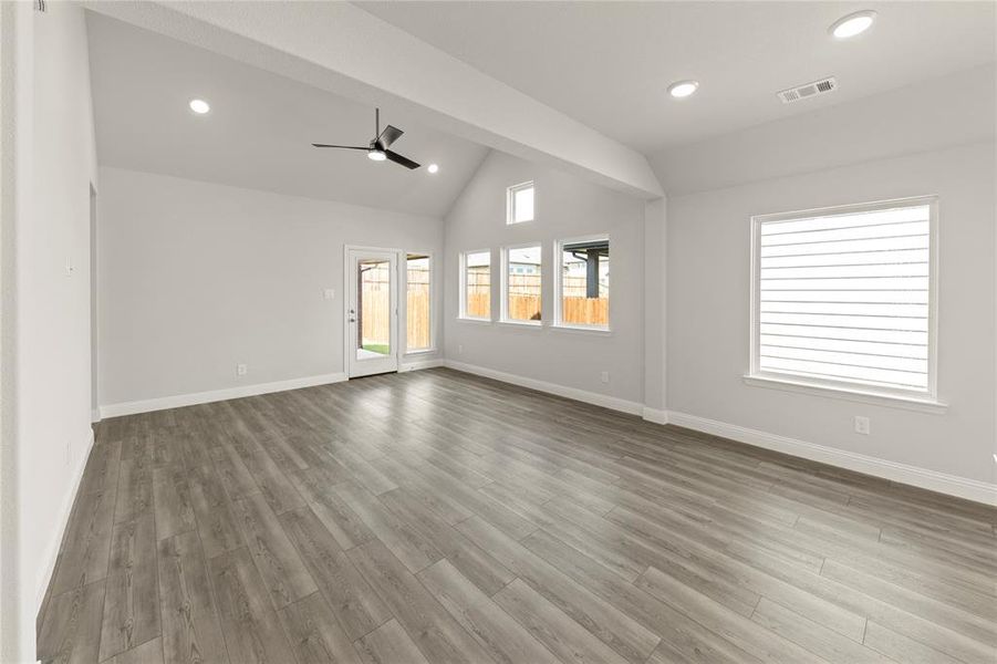 11_1640 Meadow Crest, Aubrey