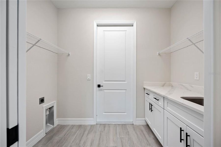 Spacious, unfurnished interior of a new home in , Port Charlotte (Image 37).