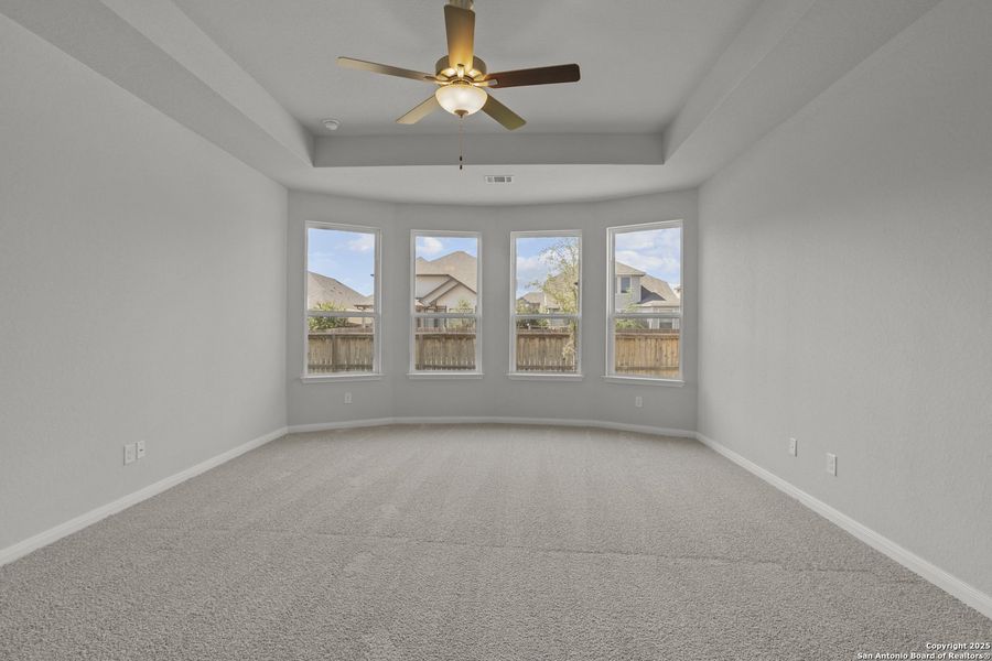 Spacious, unfurnished interior of a new home in Stillwater Ranch, San Antonio (Image 32).