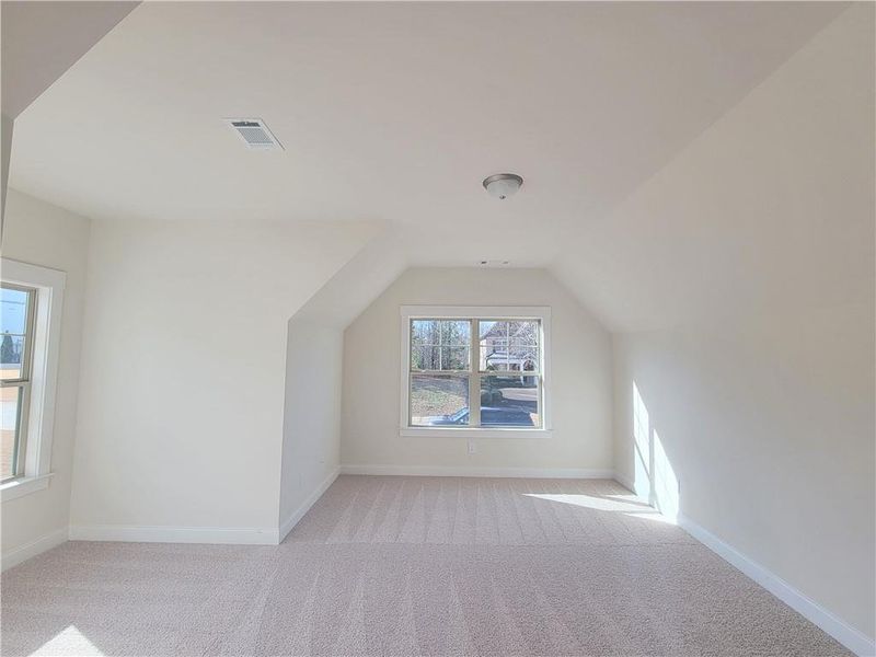 Spacious, unfurnished interior of a new home in , Jefferson (Image 18).
