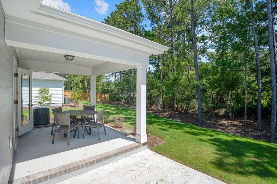 Representative exterior details of a home built from the Shoreline by Bill Clark Homes in Osprey Landing, Southport (Image 28).
