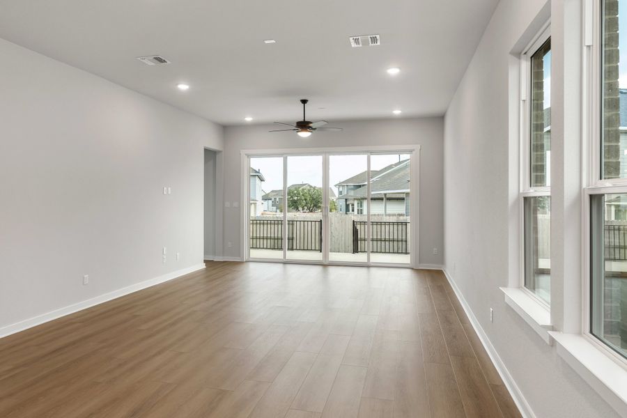Spacious, unfurnished interior of a new home in Lariat, Liberty Hill (Image 20).
