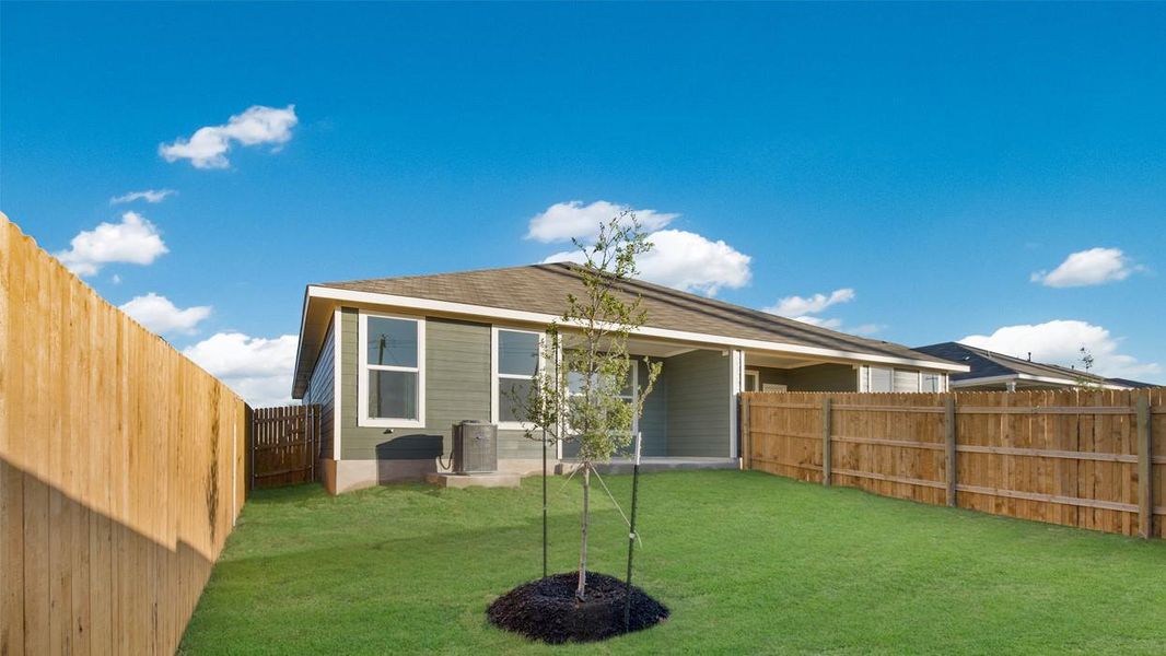 Exterior details and patio area of a home in Wayside, Uhland (Image 3).