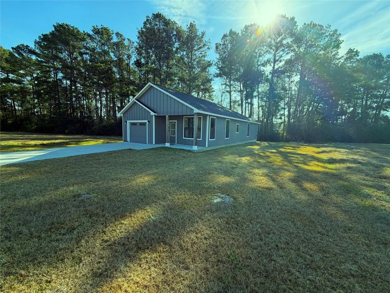 Exterior details and patio area of a home in , Trinity (Image 4).