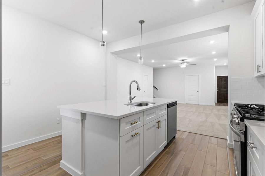 Furnished interior view inside a new home in , Iowa Colony (Image 10).