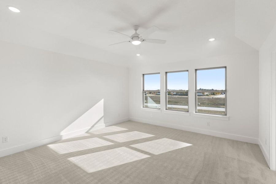 Spacious, unfurnished interior of a new home in Union Park, Little Elm (Image 15).