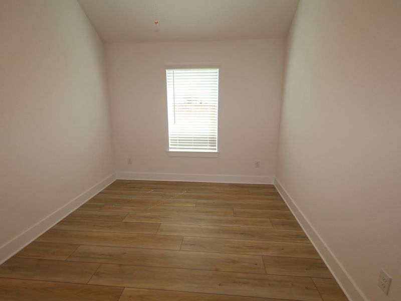 Spacious, unfurnished interior of a new home in Lago Mar, Santa Fe (Image 30).