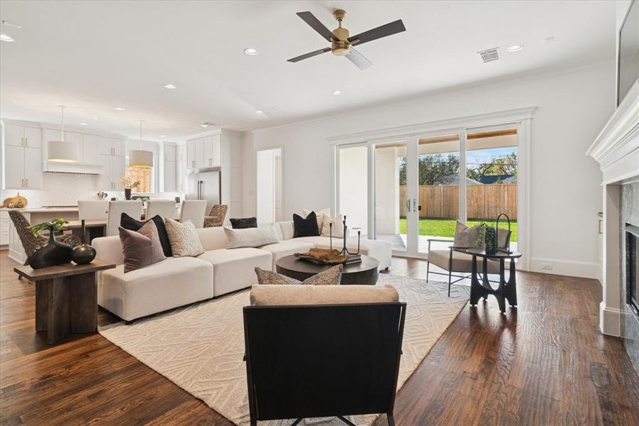 Furnished interior view inside a new home in , Dallas (Image 19).
