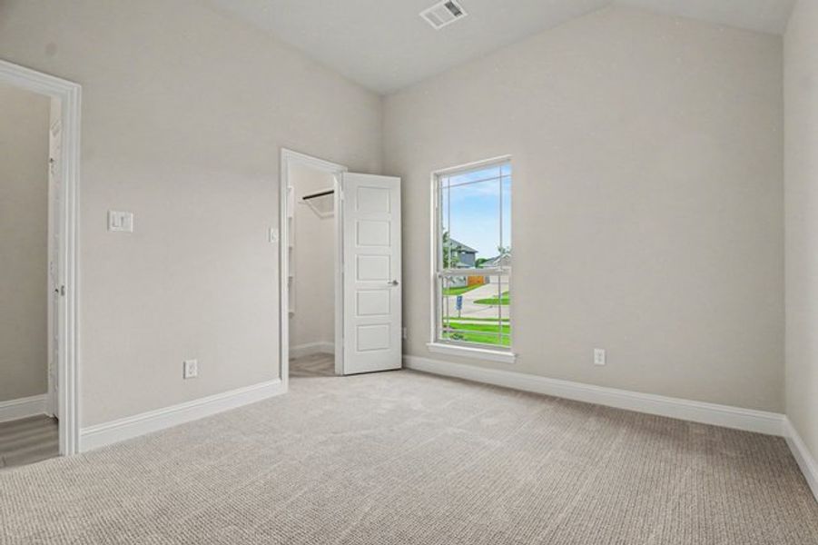 Spacious, unfurnished interior of a new home in Cole Crossing Estates, DeSoto (Image 26). Spacious, unfurnished interior of a new home in Cole Crossing Estates, DeSoto (Image 26).