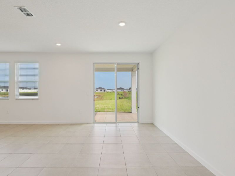 Spacious, unfurnished interior of a new home in Lakes at Bella Lago - Signature Series, Green Cove Springs (Image 9).