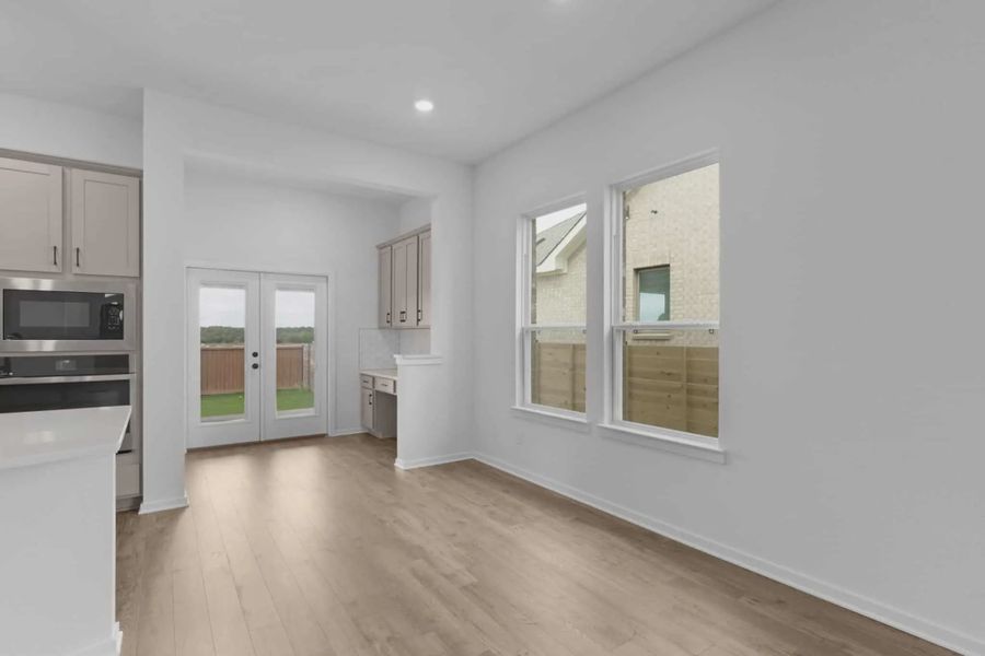 Spacious, unfurnished interior of a new home in Highland Village, Georgetown (Image 12).