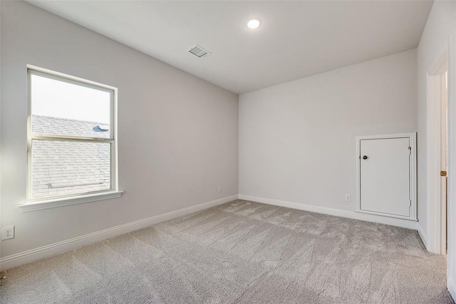 Spacious, unfurnished interior of a new home in Spiritas Ranch, Little Elm (Image 14).