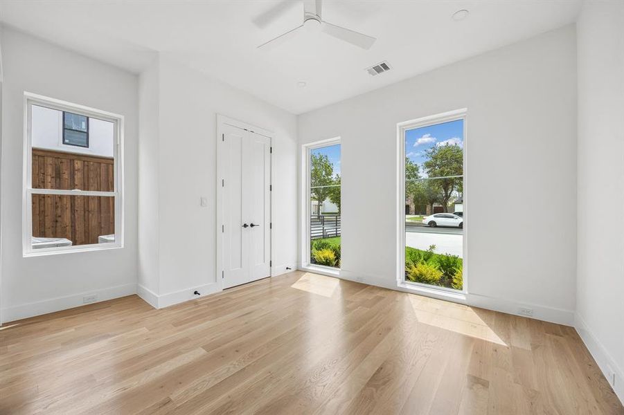 Spacious, unfurnished interior of a new home in , Dallas (Image 22).