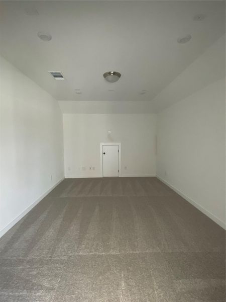 Spacious, unfurnished interior of a new home in Sauls Ranch East, Round Rock (Image 3).
