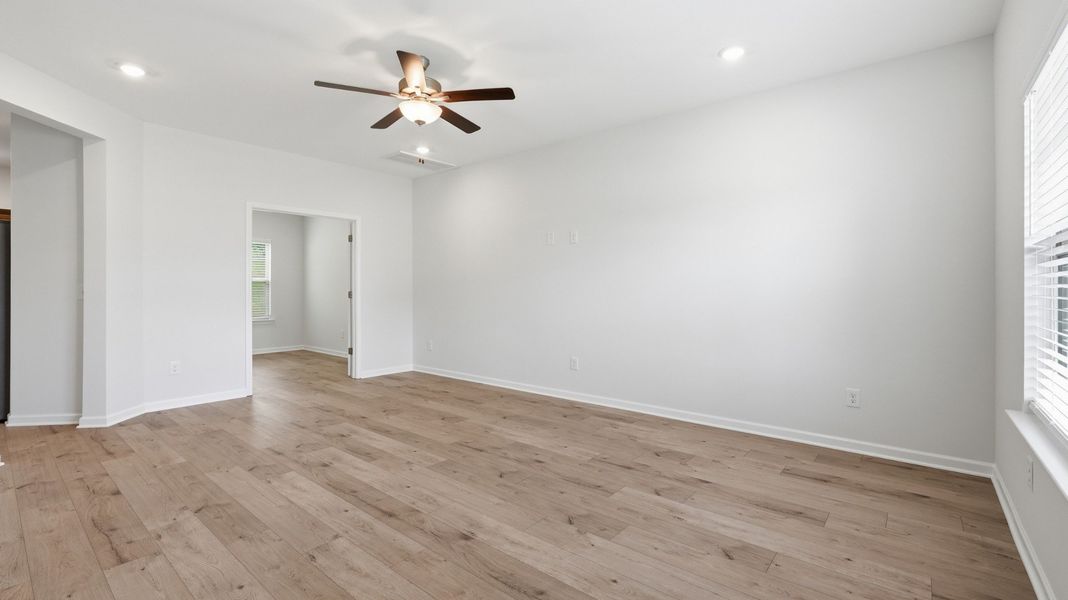 Spacious, unfurnished interior of a new home in Wheatfield, Shelbyville (Image 16). Spacious, unfurnished interior of a new home in Wheatfield, Shelbyville (Image 16).