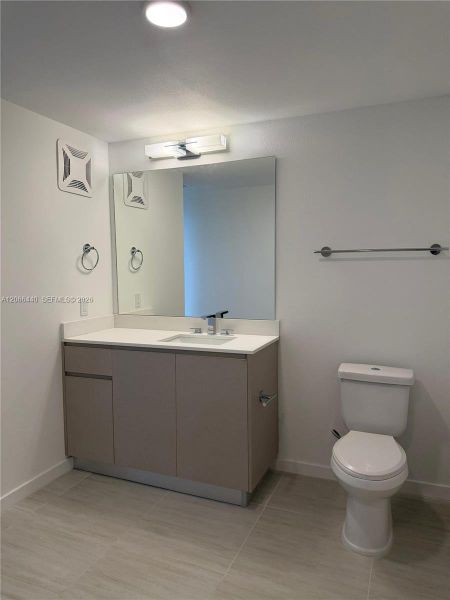 Second bathroom, neutral colors and ready for customization with your preferred décor and personal style.