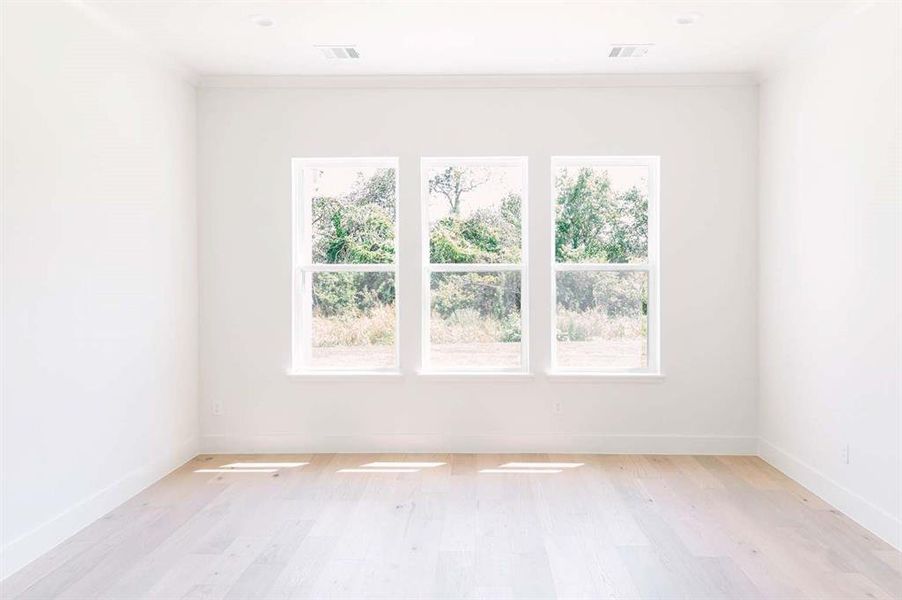 Spacious, unfurnished interior of a new home in , Weatherford (Image 13).