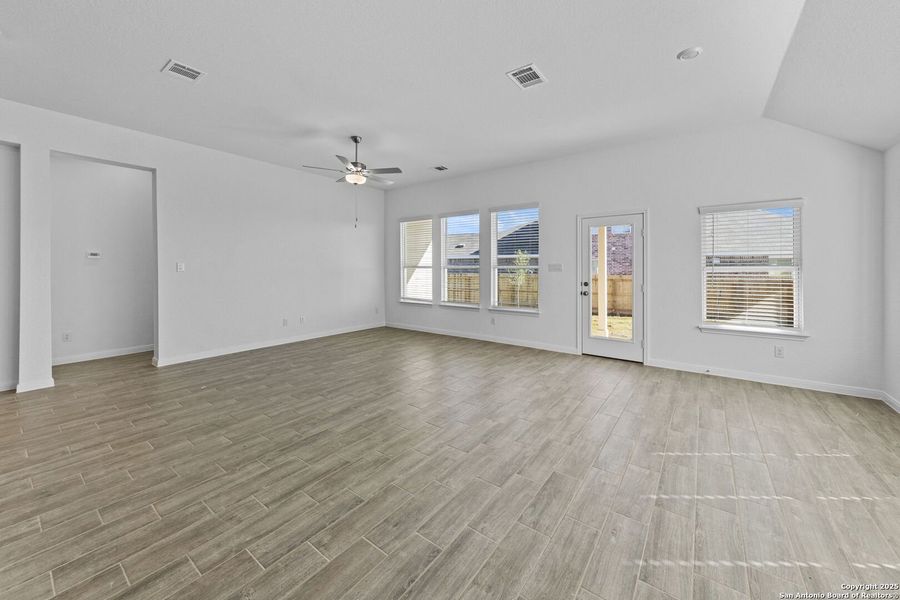 Spacious, unfurnished interior of a new home in Gatehouse: Brookstone II Collection, New Braunfels (Image 11). Spacious, unfurnished interior of a new home in Gatehouse: Brookstone II Collection, New Braunfels (Image 11).