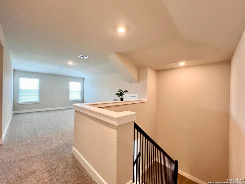 Spacious, unfurnished interior of a new home in Brookstone Creek, San Antonio (Image 23). Spacious, unfurnished interior of a new home in Brookstone Creek, San Antonio (Image 23).