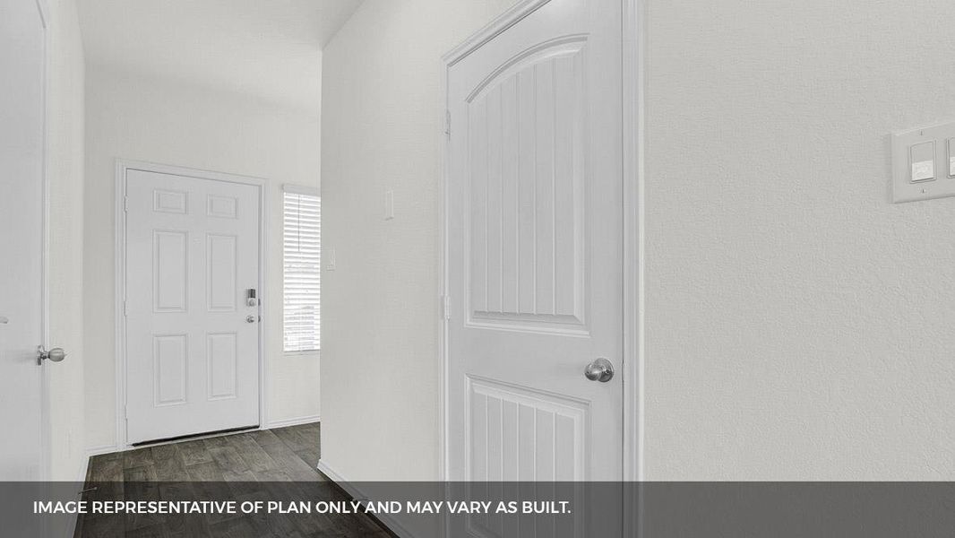 Spacious, unfurnished interior of a new home in Carillon, Manor (Image 14). Spacious, unfurnished interior of a new home in Carillon, Manor (Image 14).