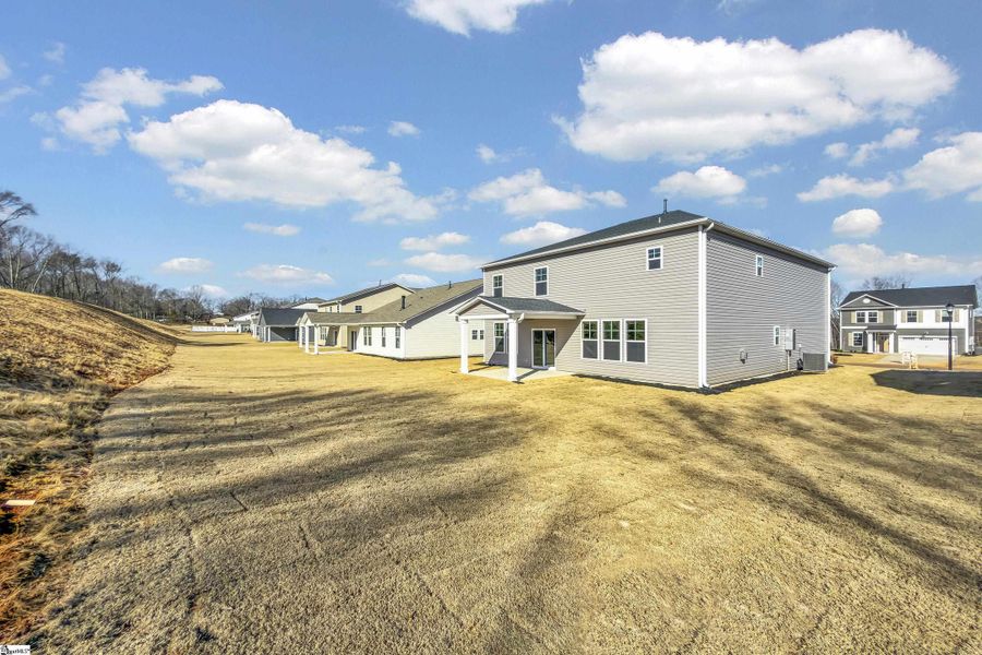 Exterior details and patio area of a home in Lynbrook, Boiling Springs (Image 20).