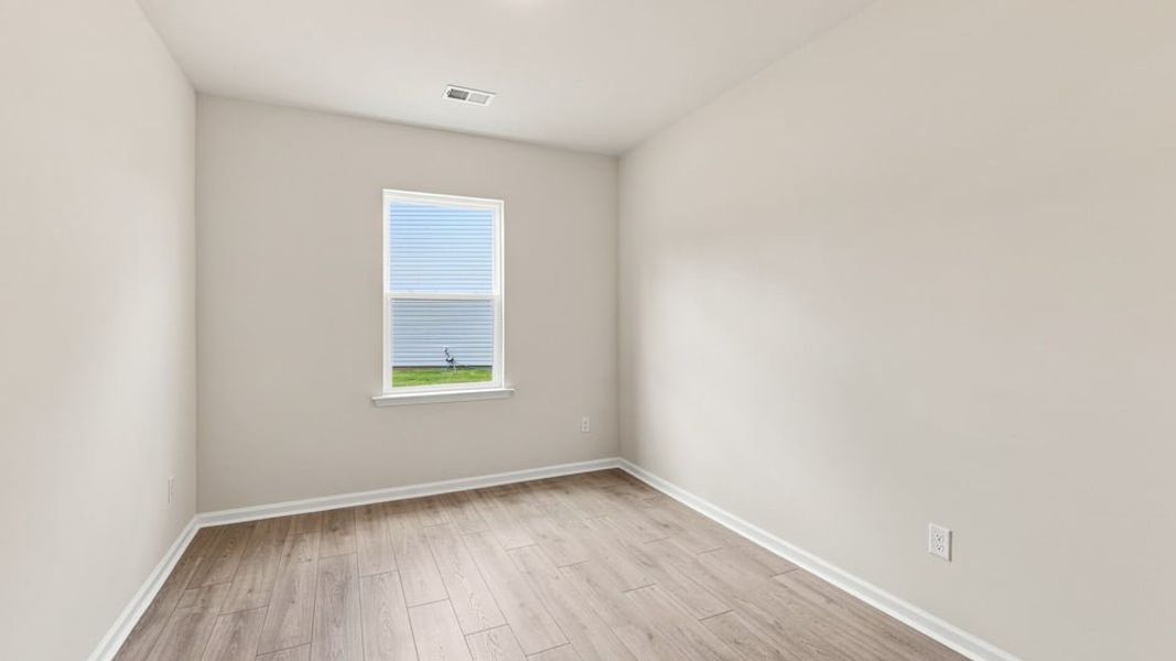 Spacious, unfurnished interior of a new home in Hunters Ridge, Woodruff (Image 20).