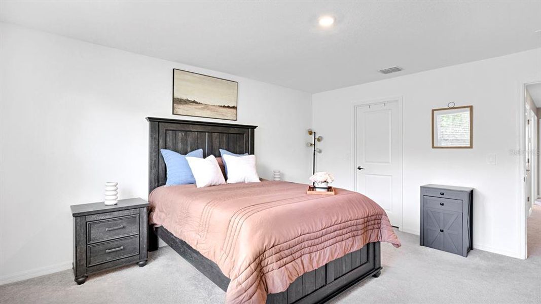 Furnished interior view inside a new home in , Kissimmee (Image 18).