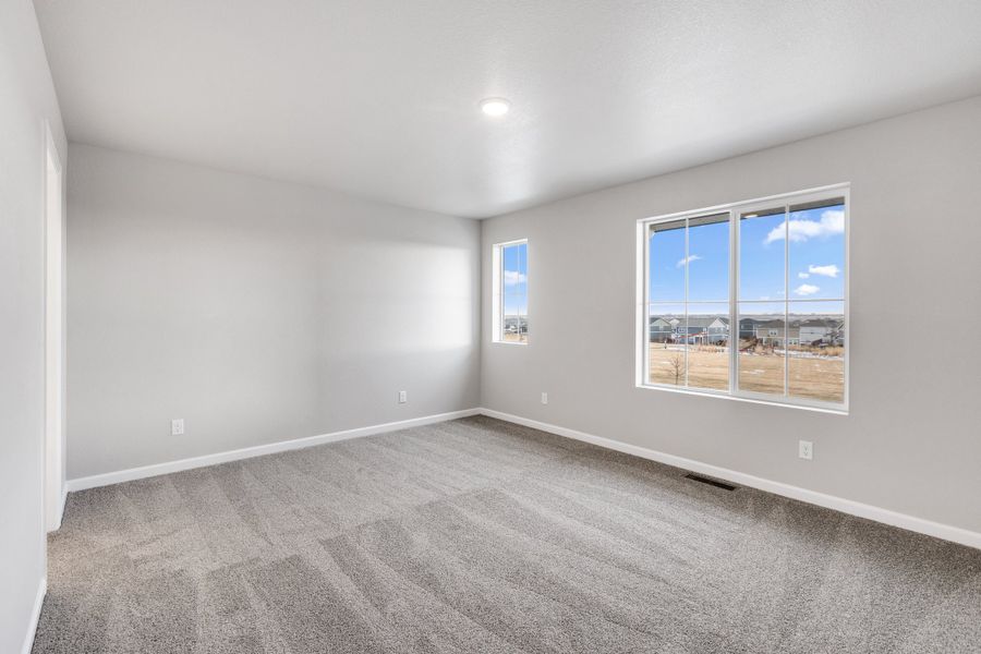 Spacious, unfurnished interior of a new home in Pintail Commons at Johnstown Village, Johnstown (Image 12).