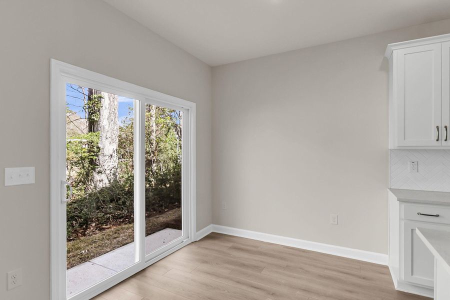 Spacious, unfurnished interior of a new home in , Summerville (Image 23).