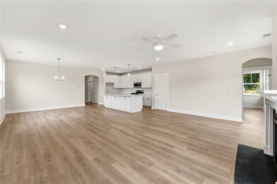 Spacious, unfurnished interior of a new home in Saratoga Oaks, Williamston (Image 23).