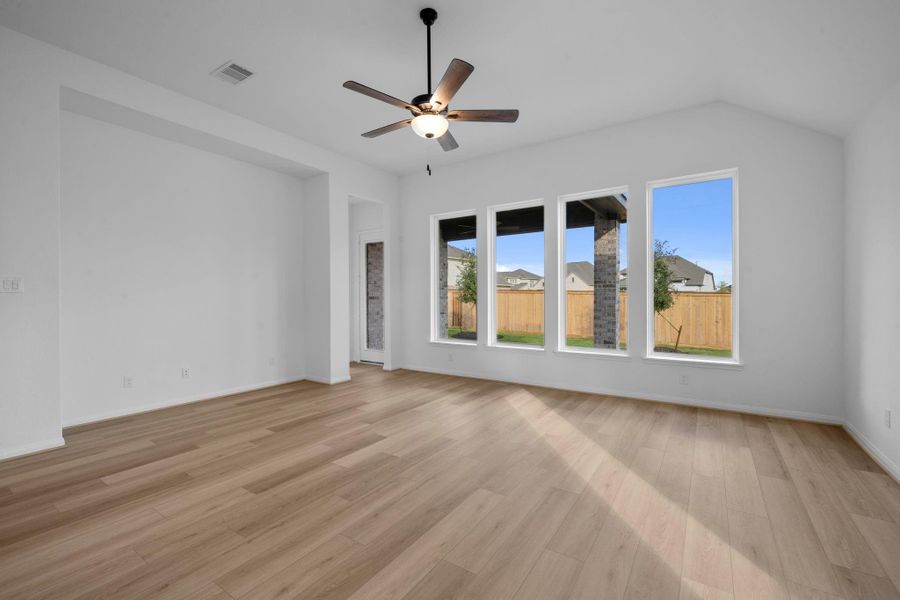 Spacious, unfurnished interior of a new home in Bridgeland 55', Cypress (Image 21).