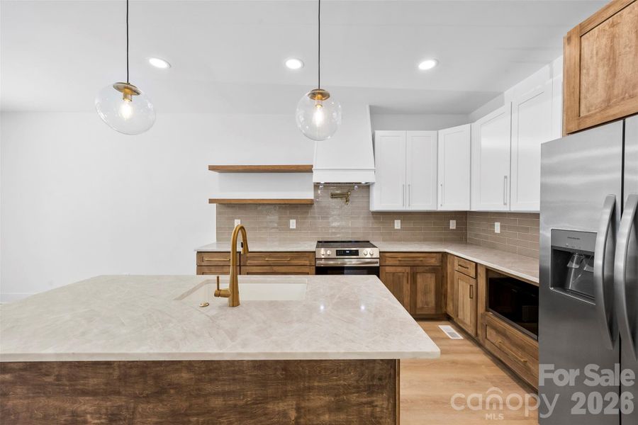 Furnished interior view inside a new home in , Kannapolis (Image 15).