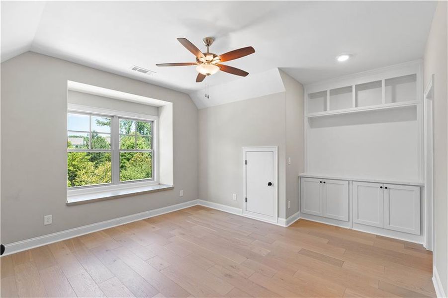 Spacious, unfurnished interior of a new home in Bellwyn, Johns Creek (Image 43).