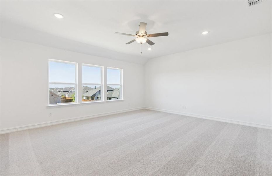 Light-filled game room providing additional living space Light-filled game room providing additional living space